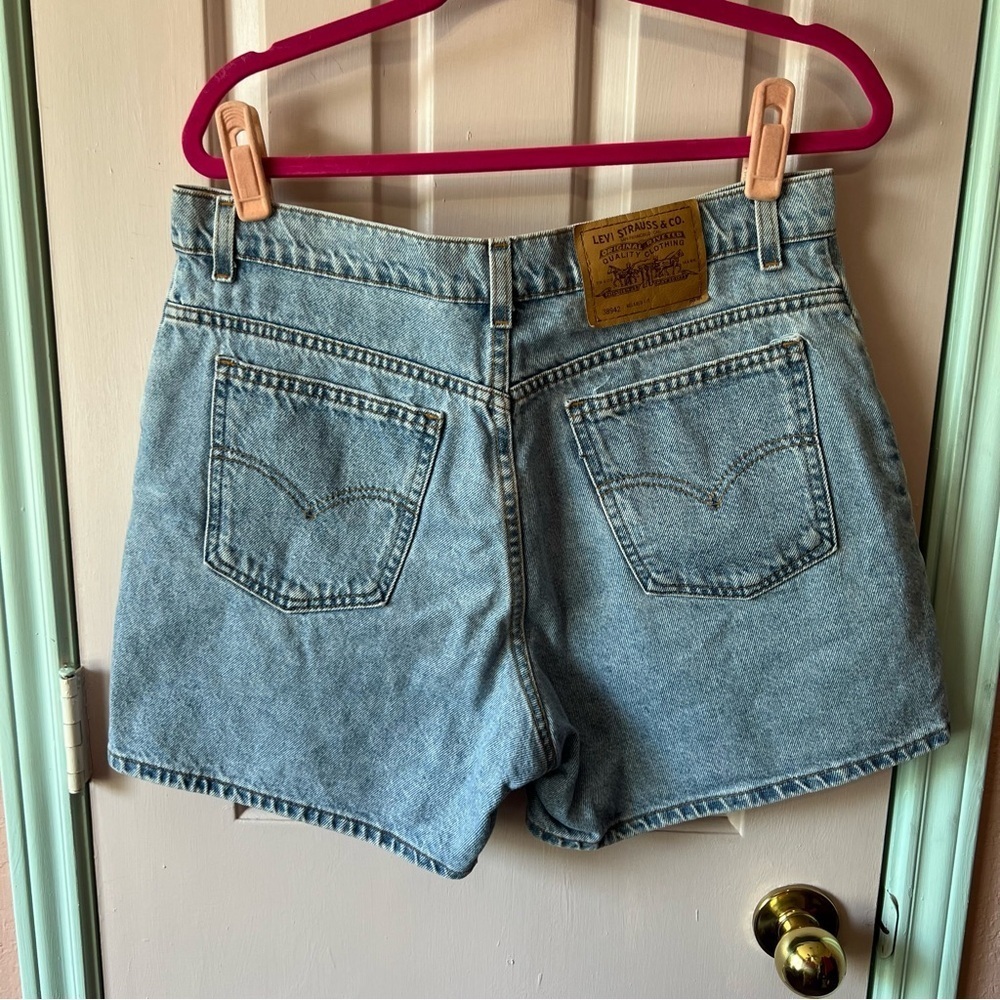 Vintage Levi’s Button Fly High Rise Denim Shorts 14 Reg